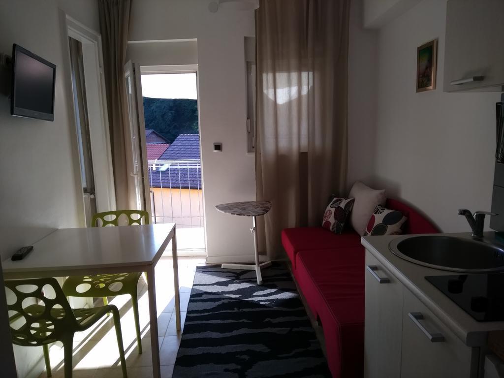 Two Flowers Apartments 자그레브 외부 사진